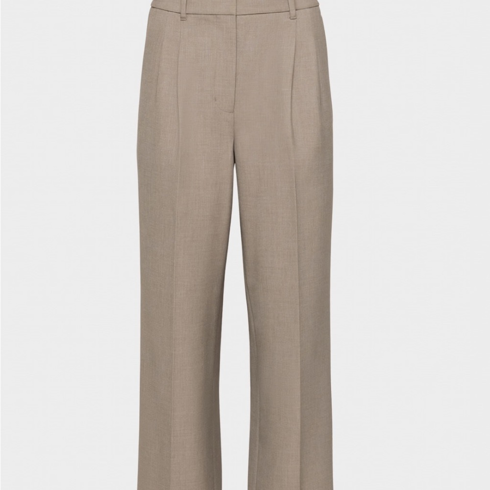 Aritzia The Effortless Pant (Re)Essential